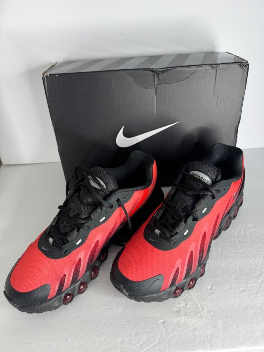 Nike Air Max DN8 Bred Sneaker Black Red EU 43 Mens 9.5 Womens 11 NIB - Picture 3 of 8